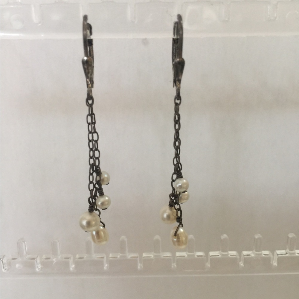 Pearl Dangle Earring